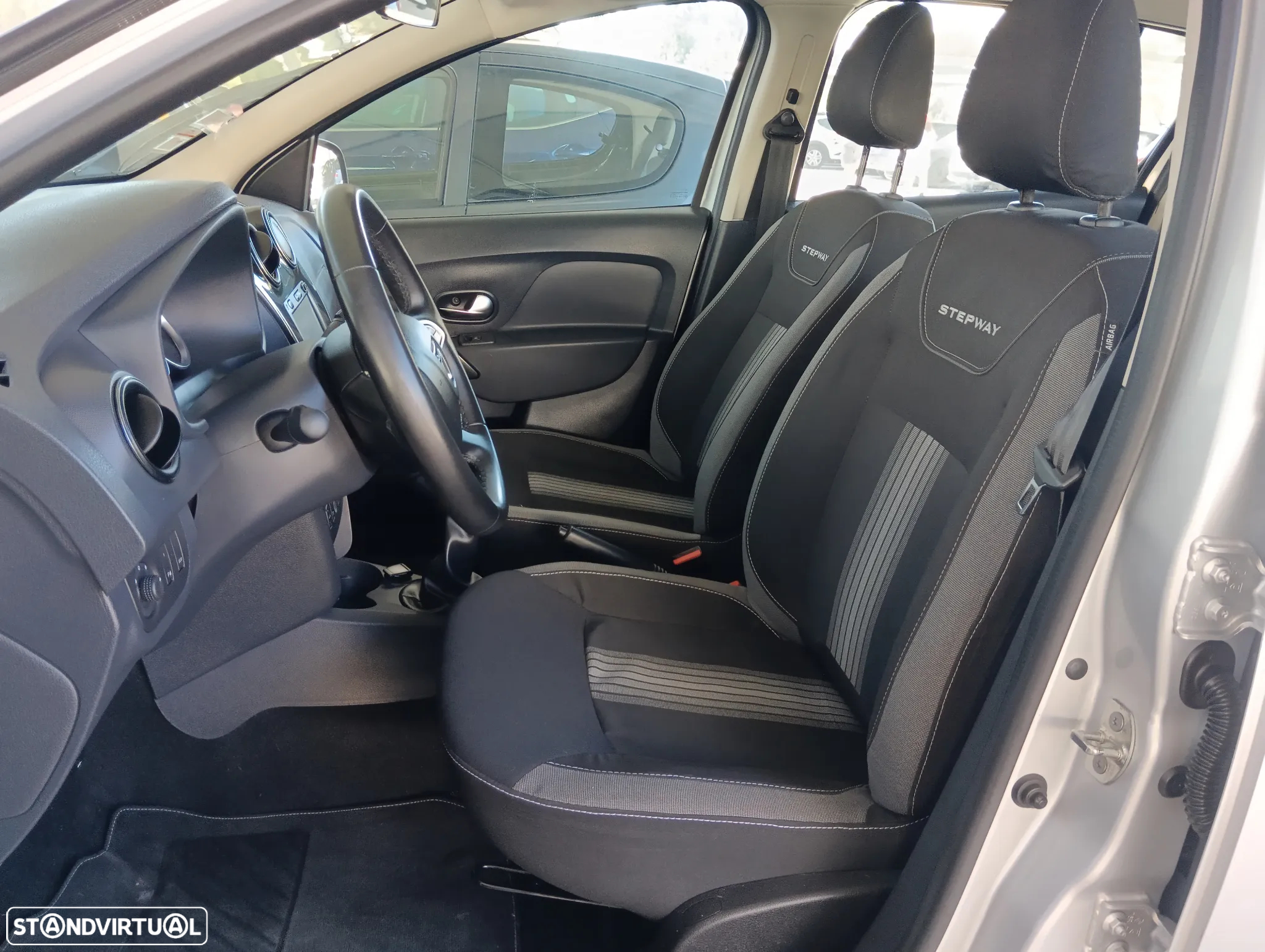 Dacia Sandero 1.5 dCi Stepway - 4