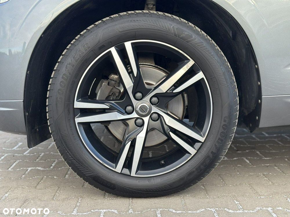 Volvo XC 60 D4 R-Design - 11
