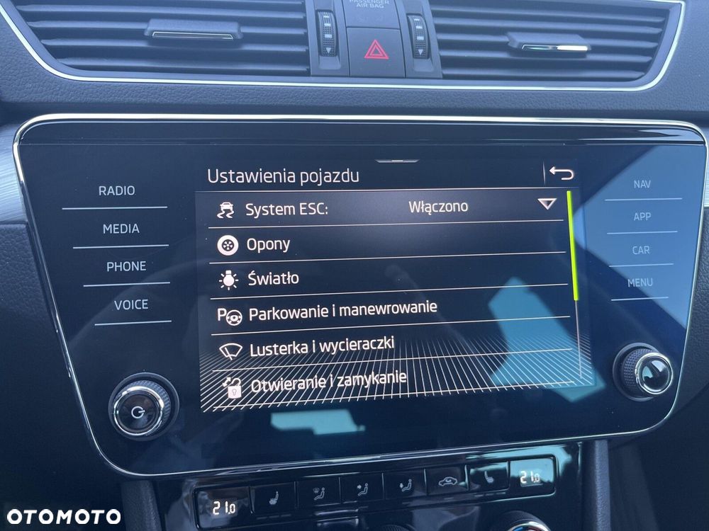 Skoda Superb 1.5 TSI Ambition DSG - 28