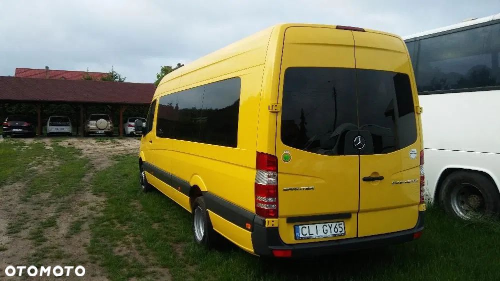 Mercedes-Benz 519 - 3