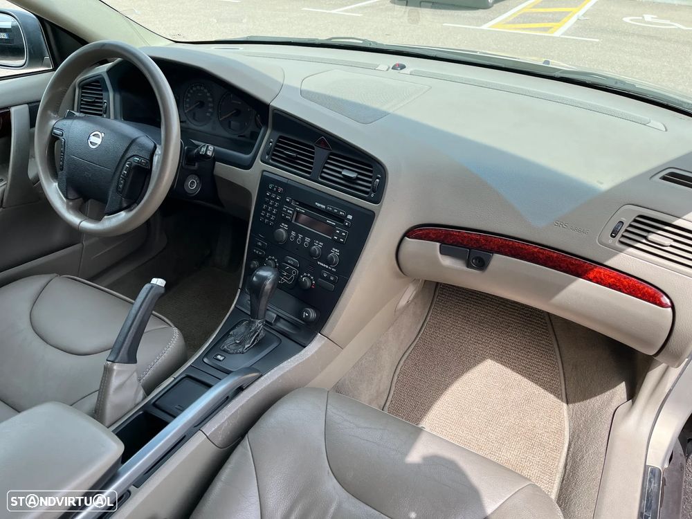 Volvo XC 70 D5 Nivel 2 Auto. - 18