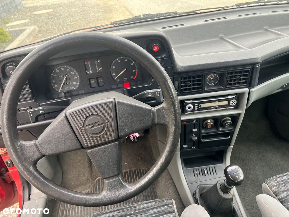 Opel Kadett 1.6 - 14