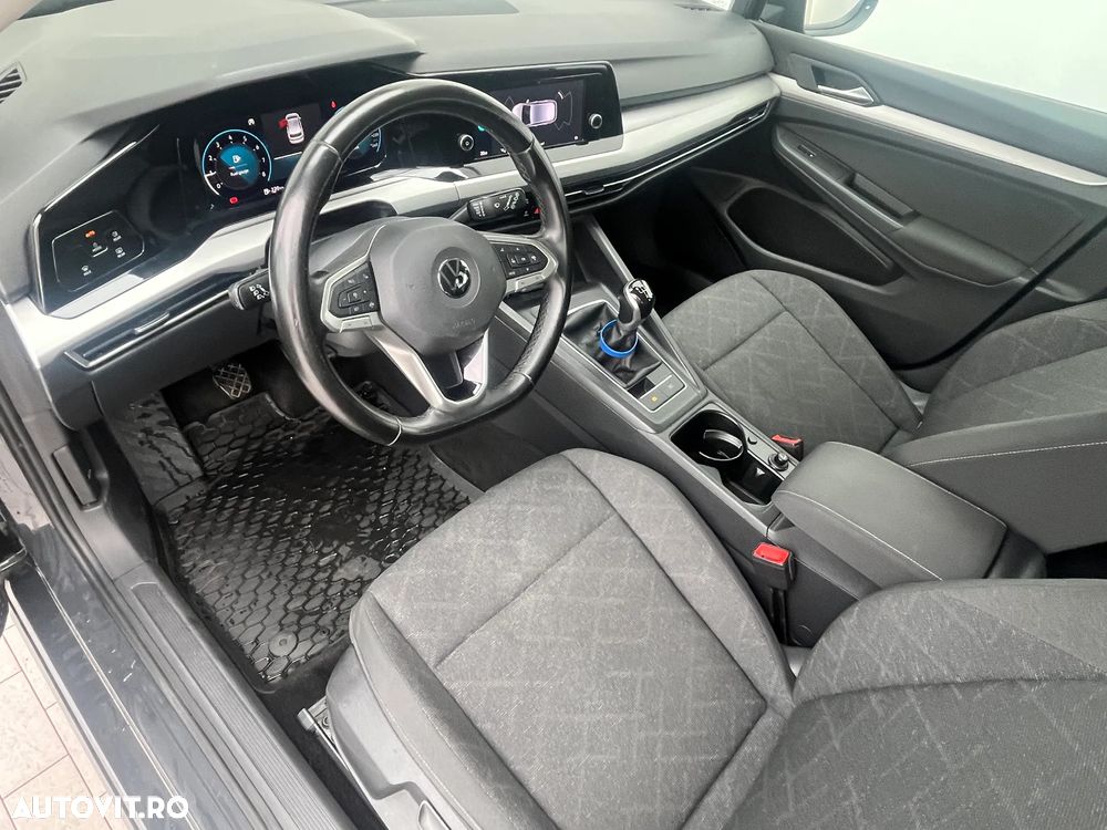 Volkswagen Golf - 11
