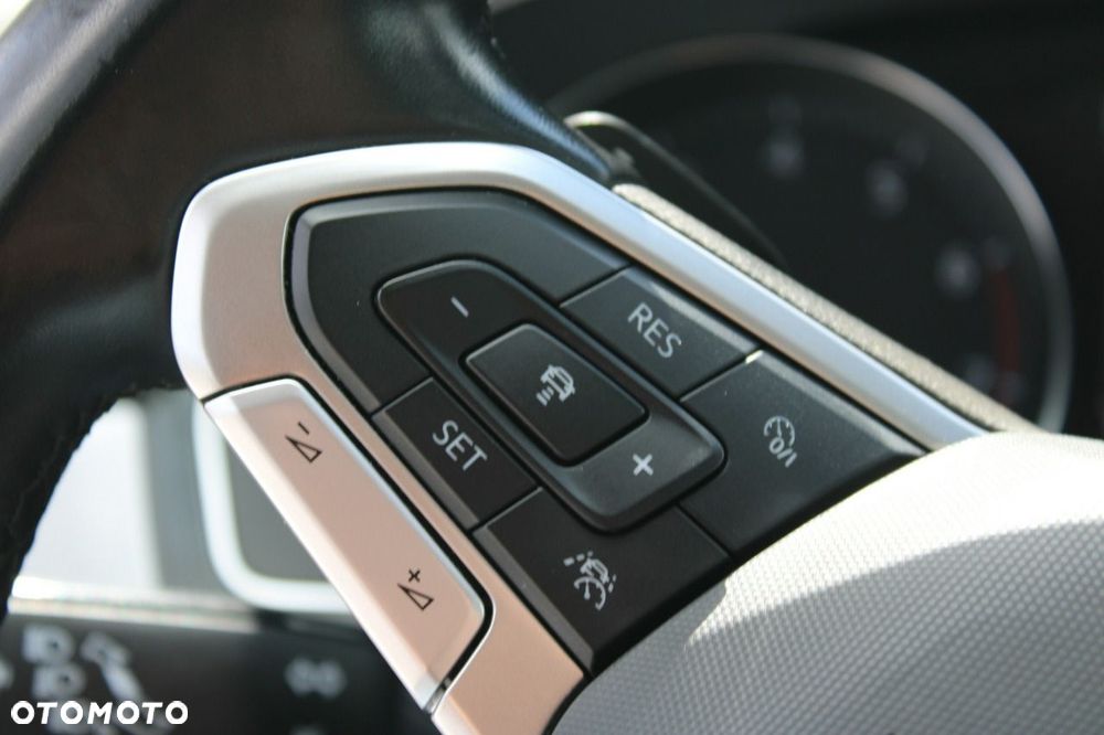 Volkswagen Passat - 23