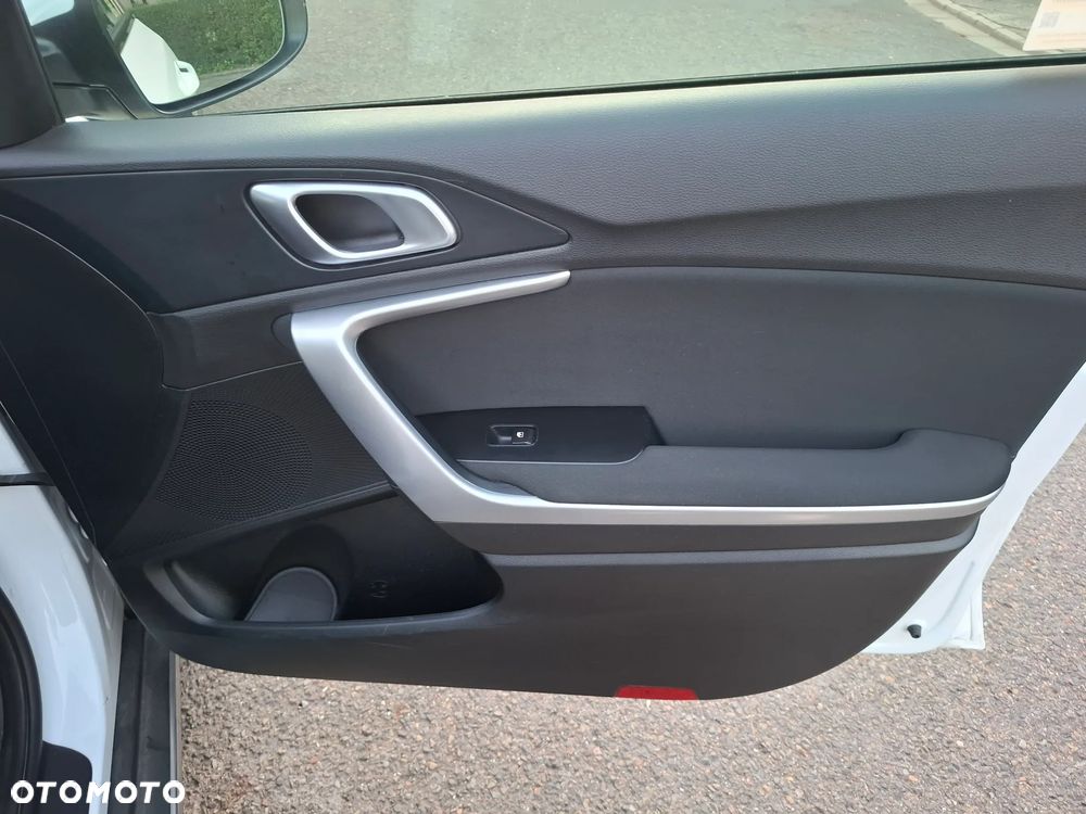 Kia XCeed 1.5 T-GDI M - 33
