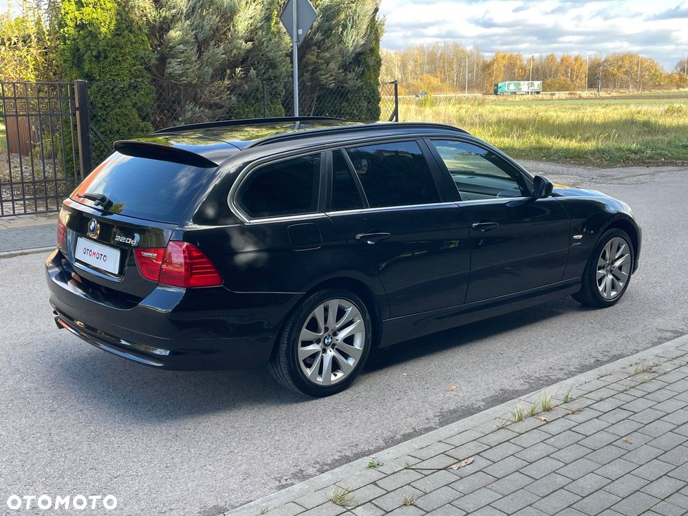 BMW Seria 3 320d - 29