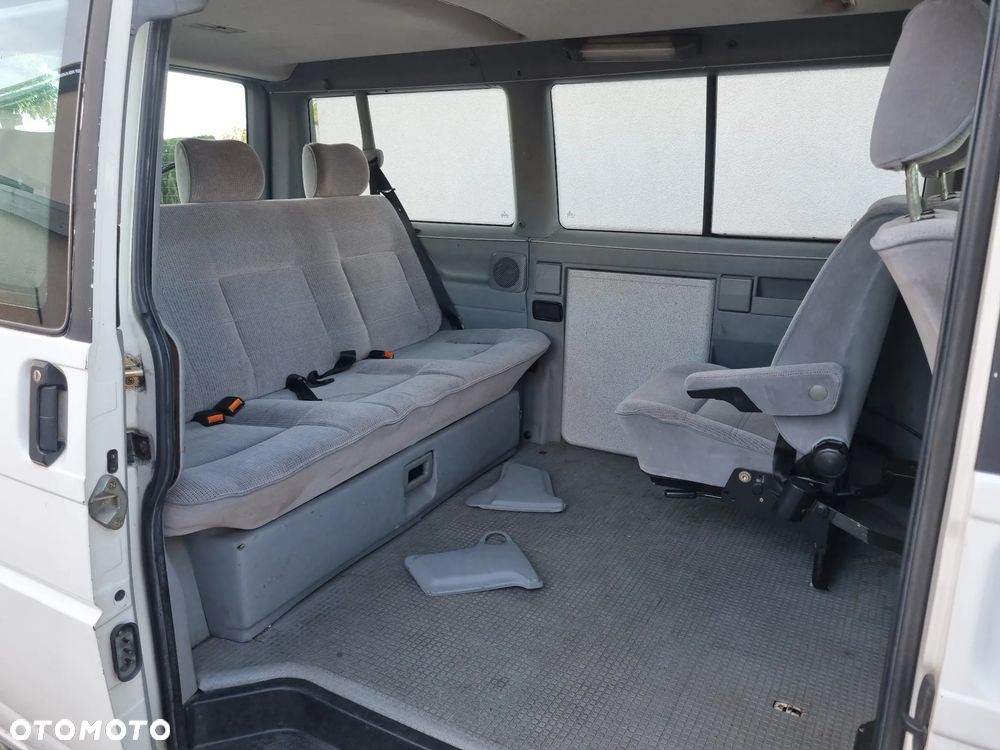 Volkswagen Multivan Standard - 9