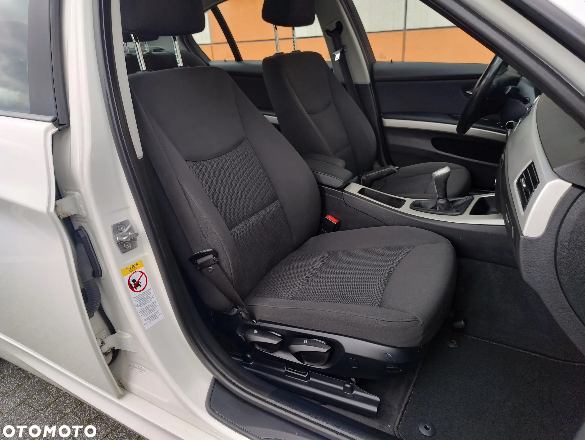 BMW Seria 3 318i - 11
