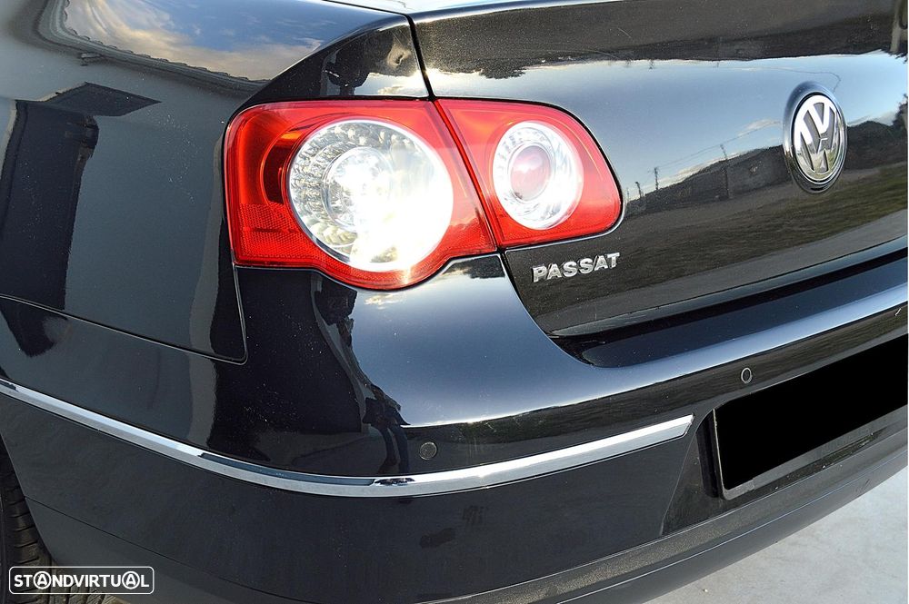 VW Passat 2.0 TDI Trendline BlueMotion - 10