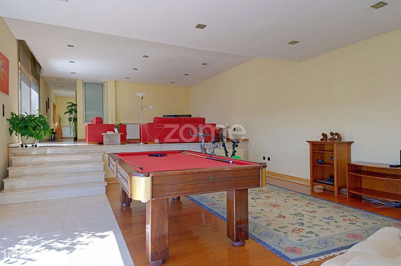 Moradia T4 em Vila Real | 5.000 m² de terreno e Cascais a 1 hora - Grande imagem: 2/38