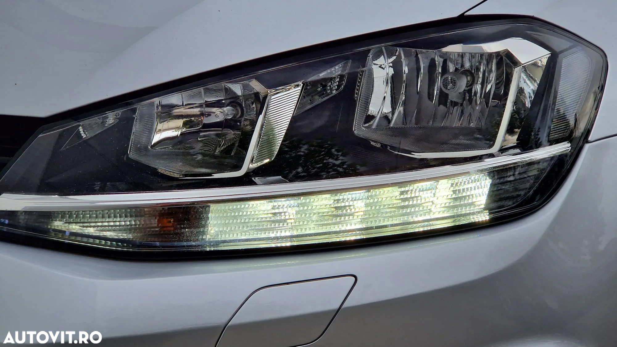 Volkswagen Golf 1.6 TDI DSG Comfortline - 9