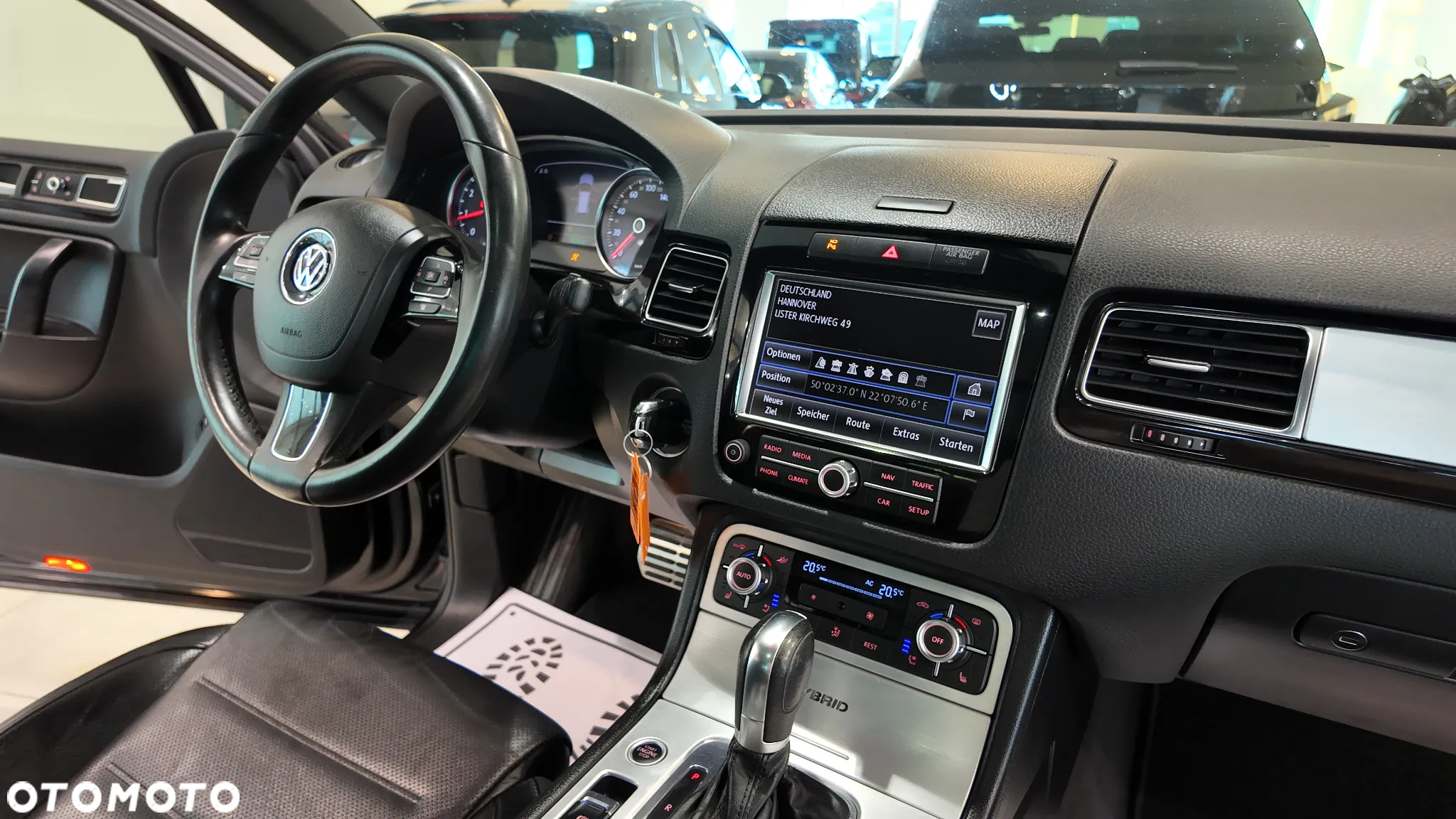 Volkswagen Touareg 3.0 Hybrid Automatik - 36