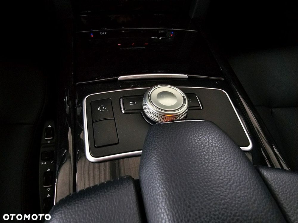 Mercedes-Benz Klasa E - 23