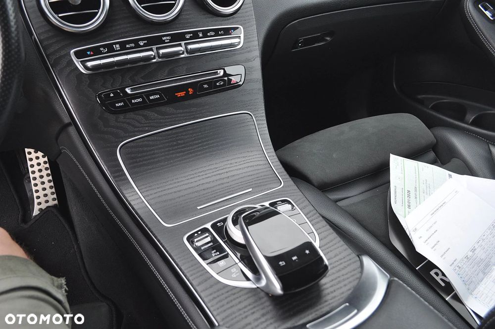 Mercedes-Benz GLC - 30
