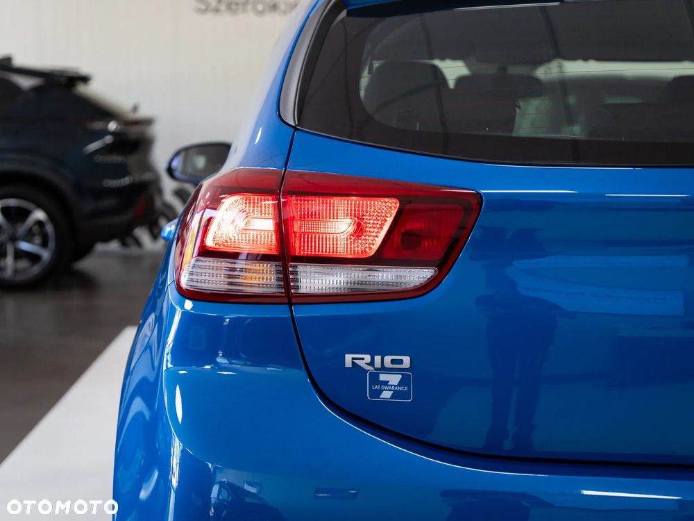 Kia Rio 1.2 L - 8