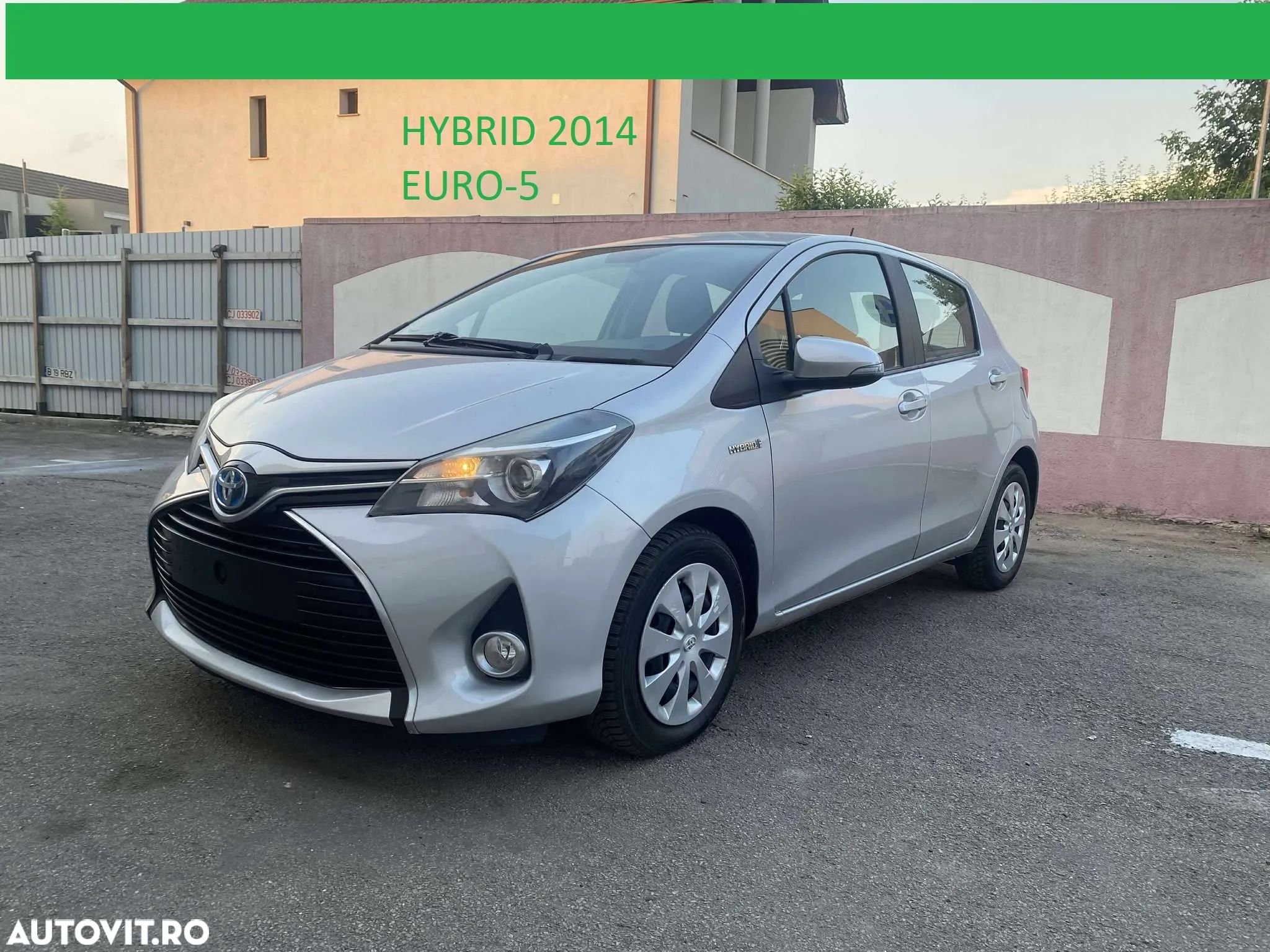Toyota Yaris Hybrid 1.5 VVT-i Comfort - 1