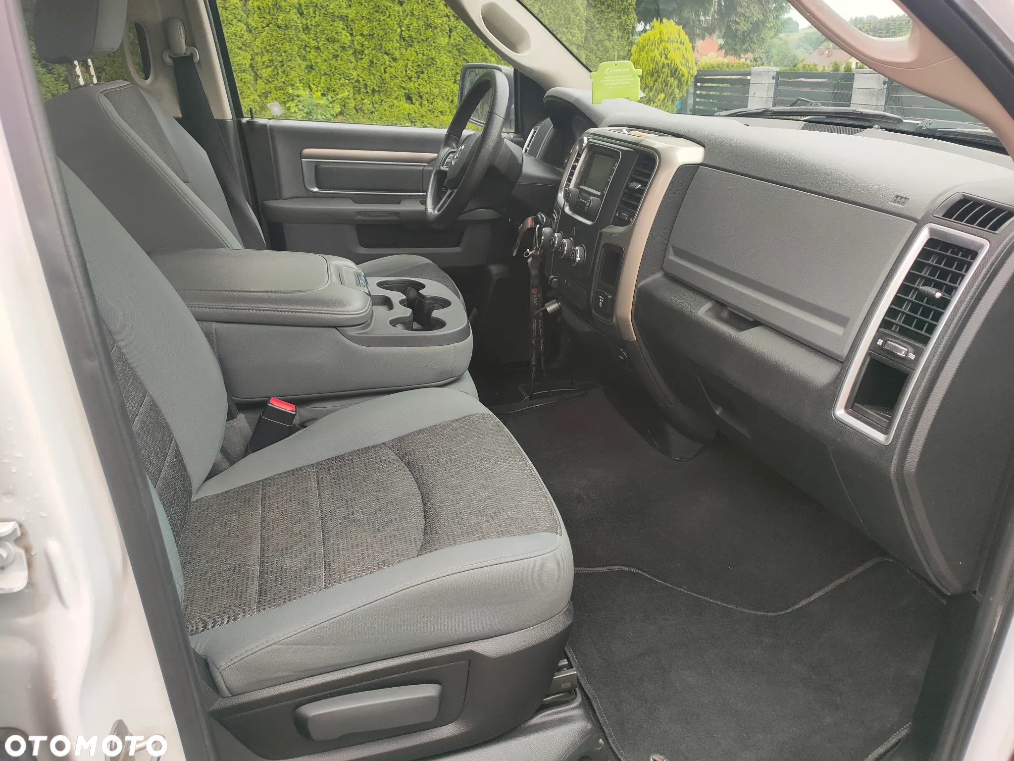Dodge RAM 1500 5.7 4x4 - 8