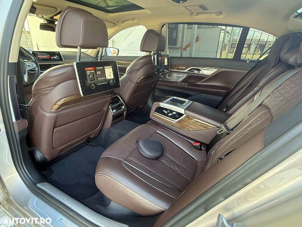 BMW Seria 7 740Le xDrive iPerformance - 11