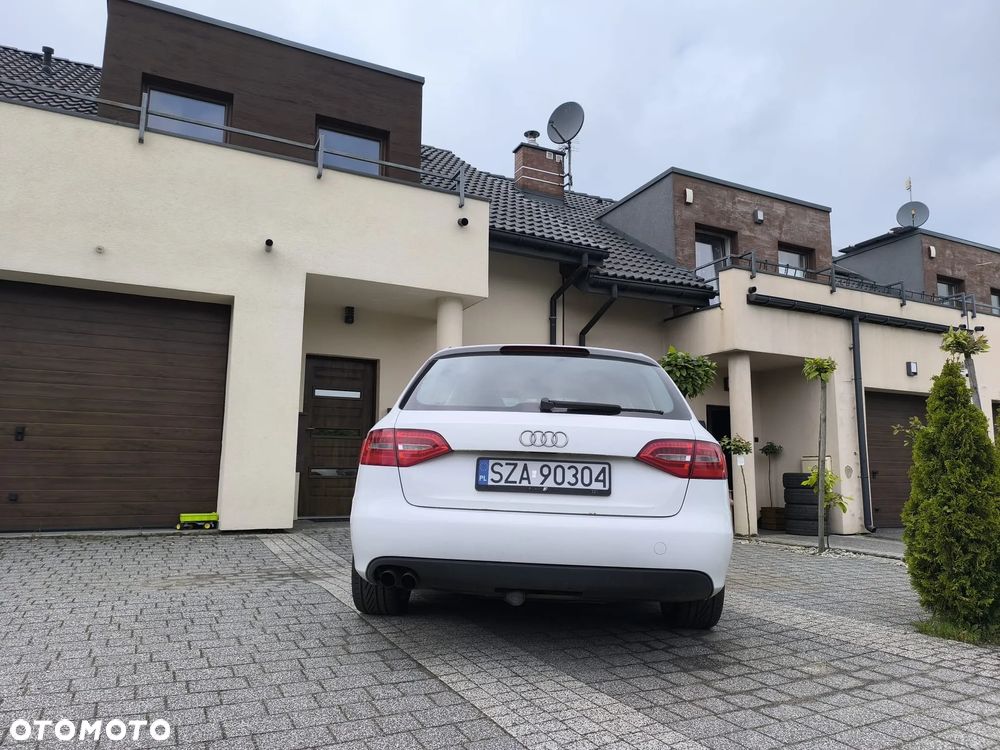 Audi A4 Avant 2.0 TDI DPF Ambiente - 4