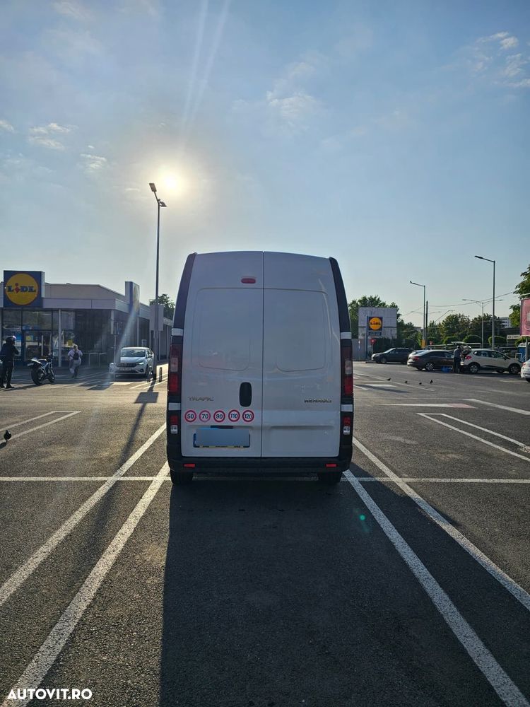 Renault Trafic - 10