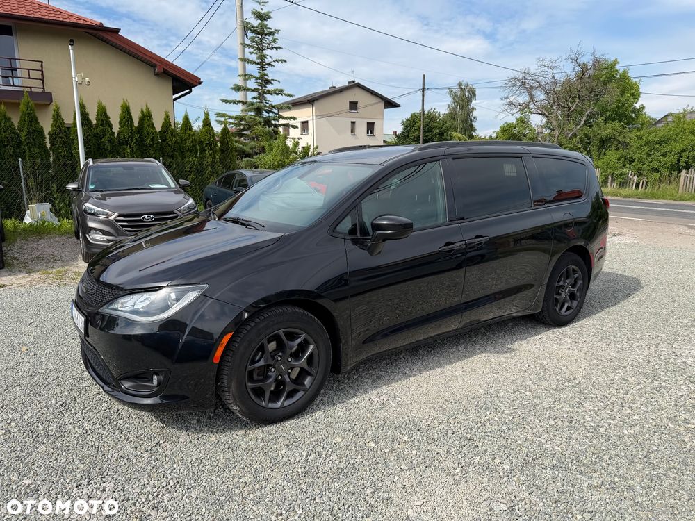 Chrysler Pacifica - 14