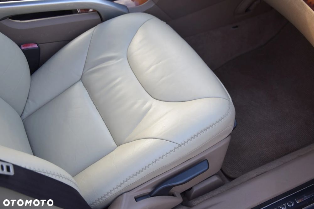 Volvo V70 2.5T AWD Summum - 30