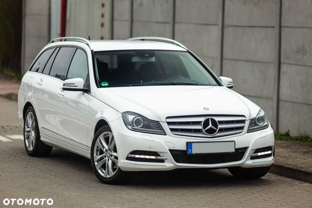 Mercedes-Benz Klasa C 180 (BlueEFFICIENCY) Avantgarde - 2