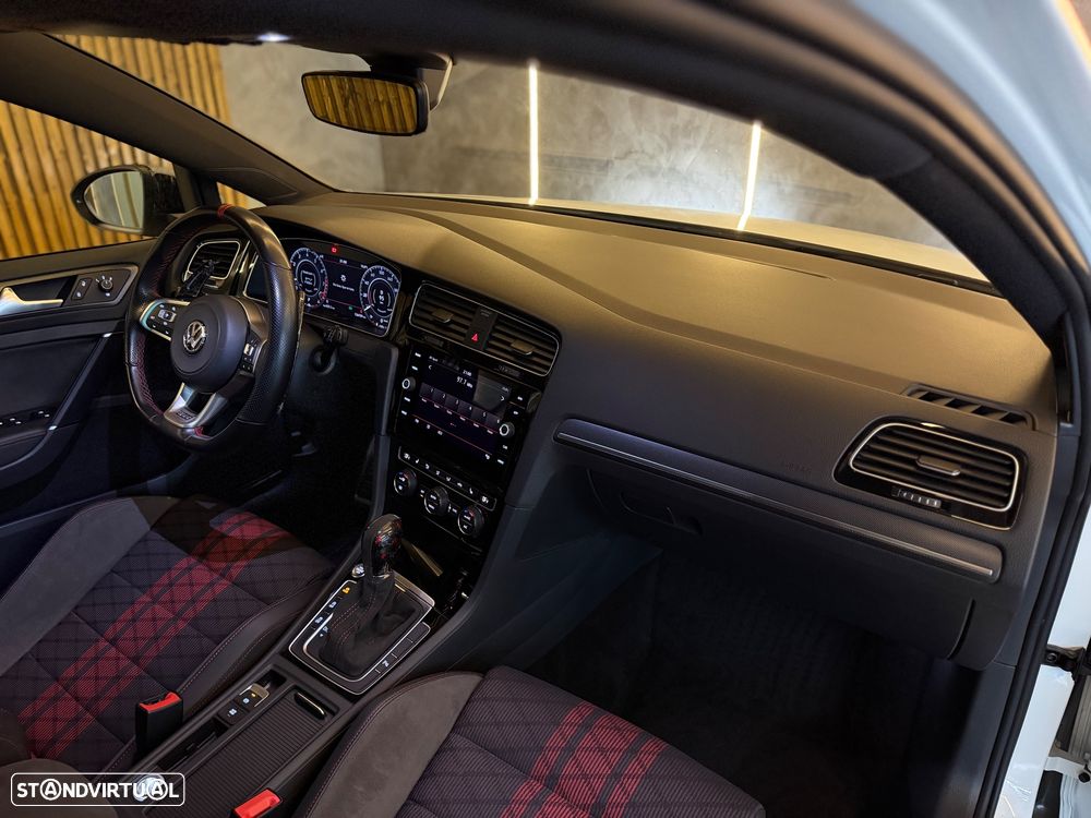 VW Golf GTI TCR 2.0 TSI OPF DSG - 30