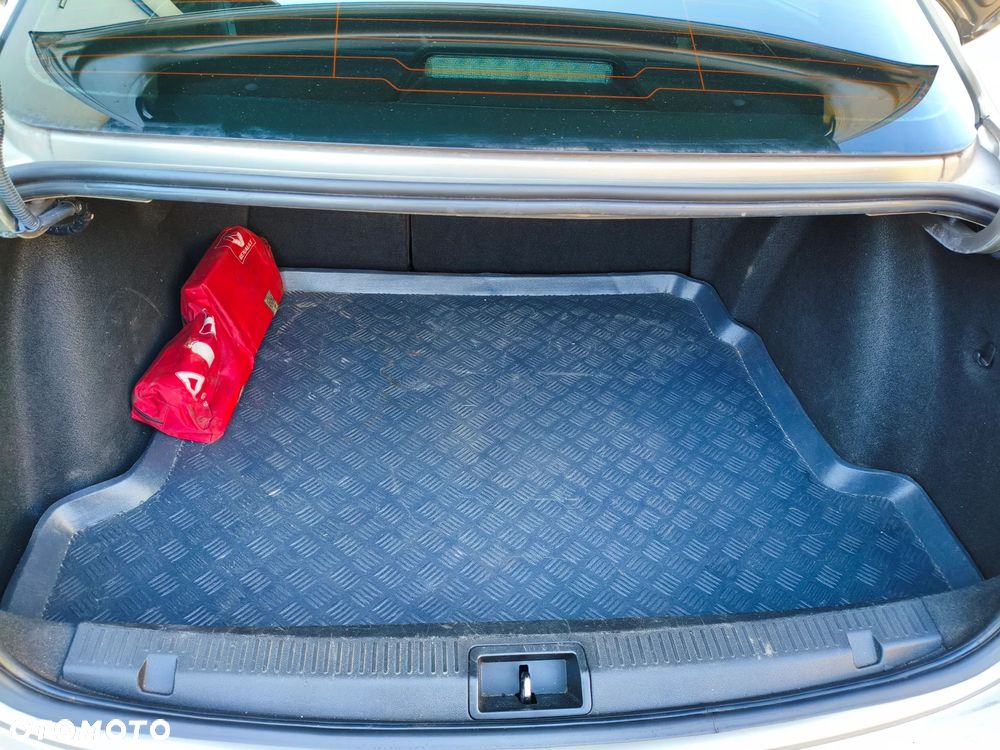 Renault Fluence 1.6 16V Expression Euro5 - 15