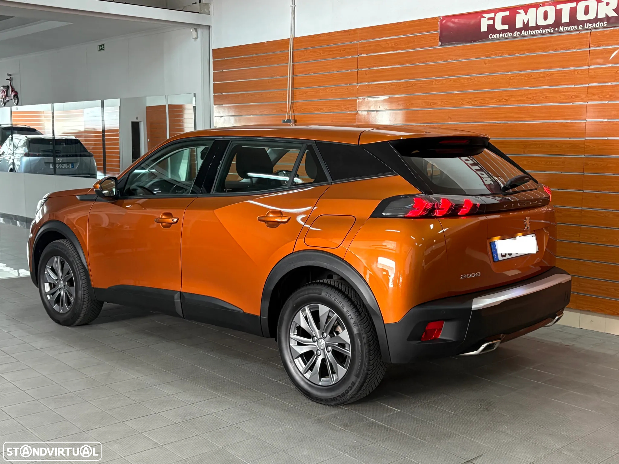 Peugeot 2008 PureTech 130 EAT8 Allure - 5