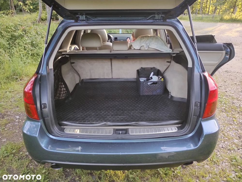 Subaru Outback 3.0 H6 - 23
