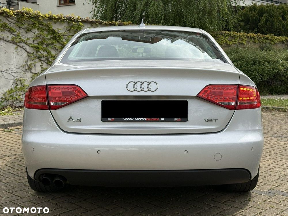 Audi A4 Limousine - 16