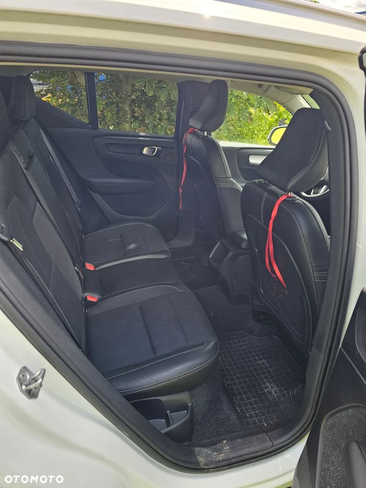 Volvo XC 40 T5 AWD Momentum - 11