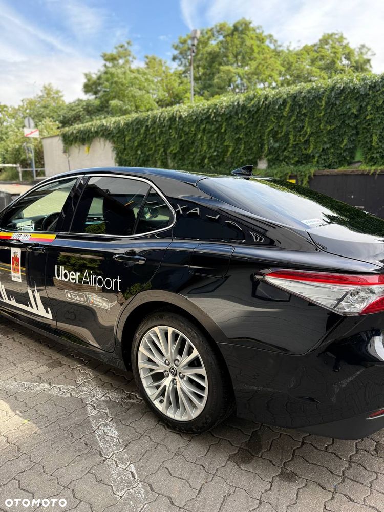 Toyota Camry Executive - 14