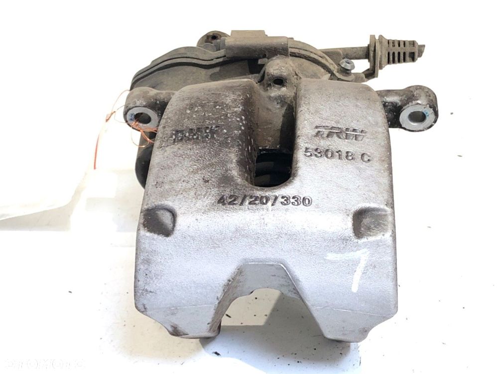 ZACISK LEWY TYŁ  BMW 5 (G30, F90) 2016 - 2022 530 e Plug-in-Hybrid 135 kW [184 KM] Hybryda silnik - 1