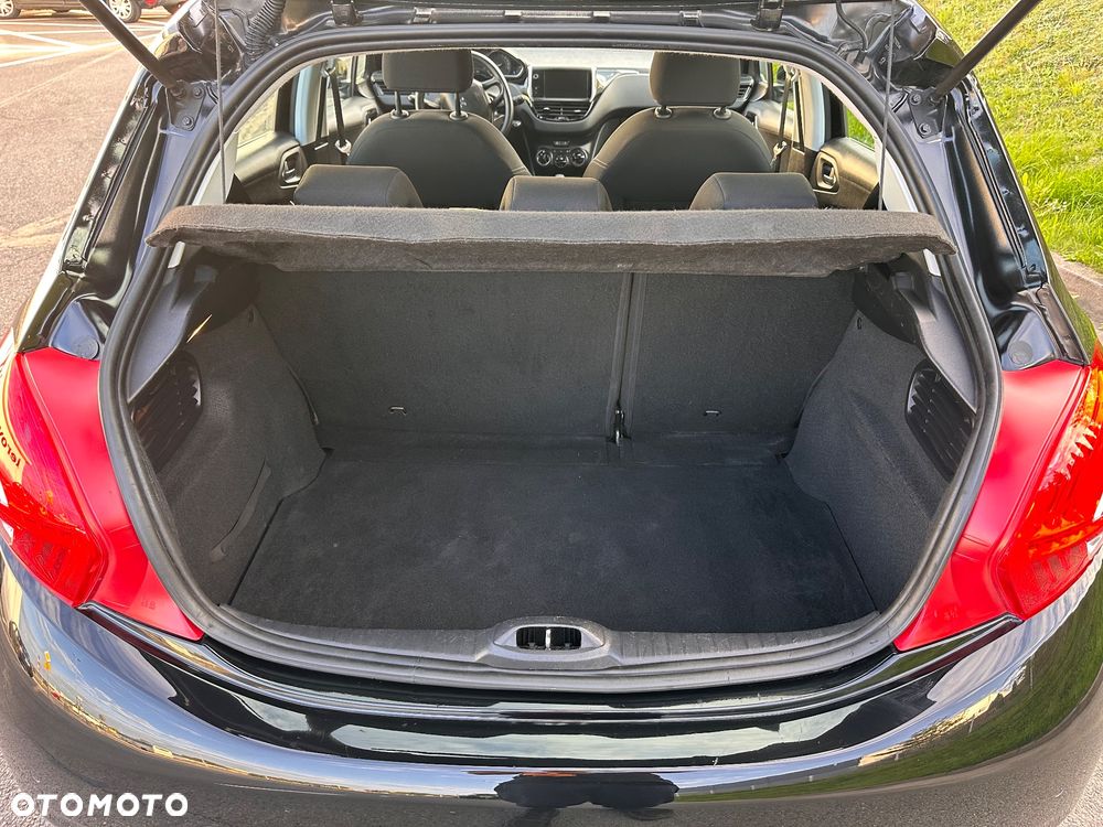 Peugeot 208 82 VTI Allure - 28