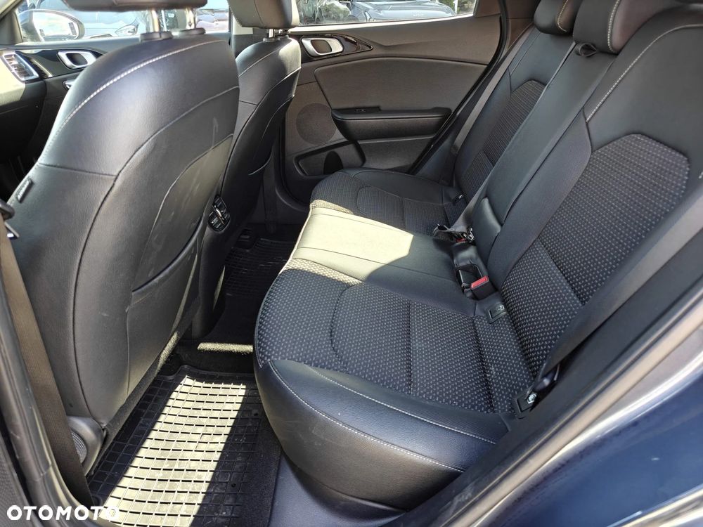 Kia XCeed 1.4 T-GDI L Business Line DCT - 13