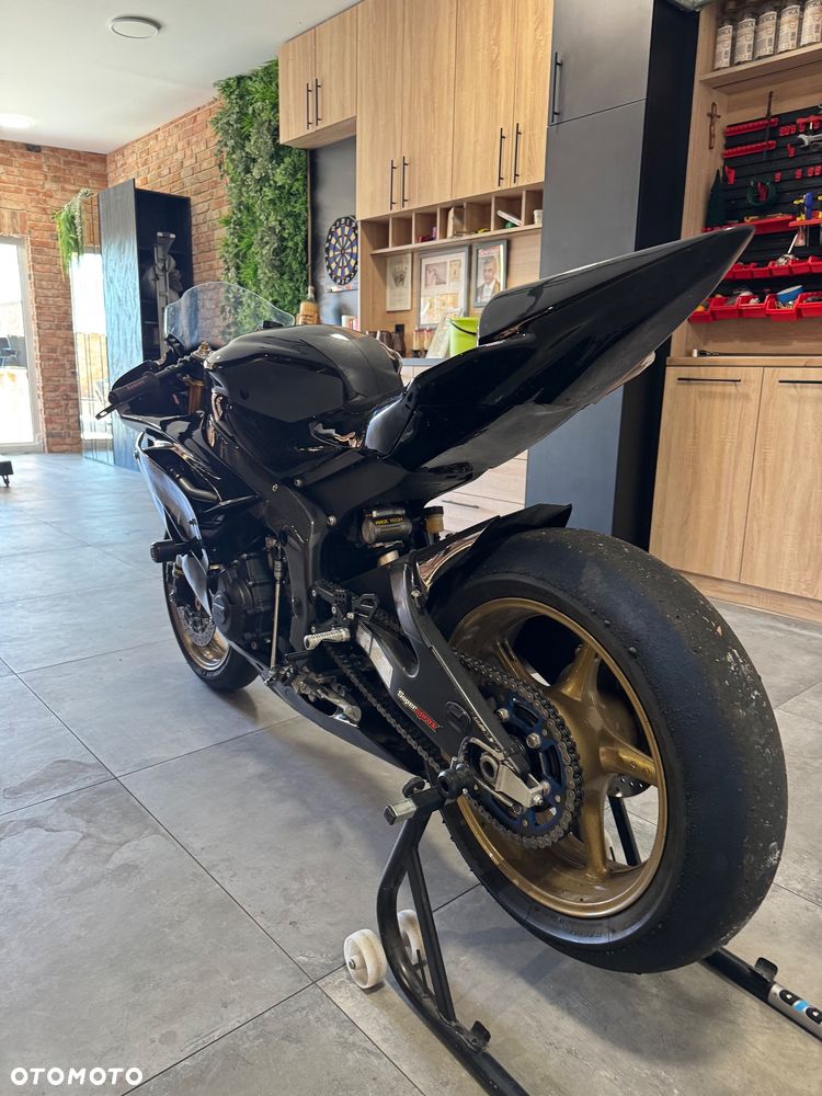 Yamaha R6 - 9