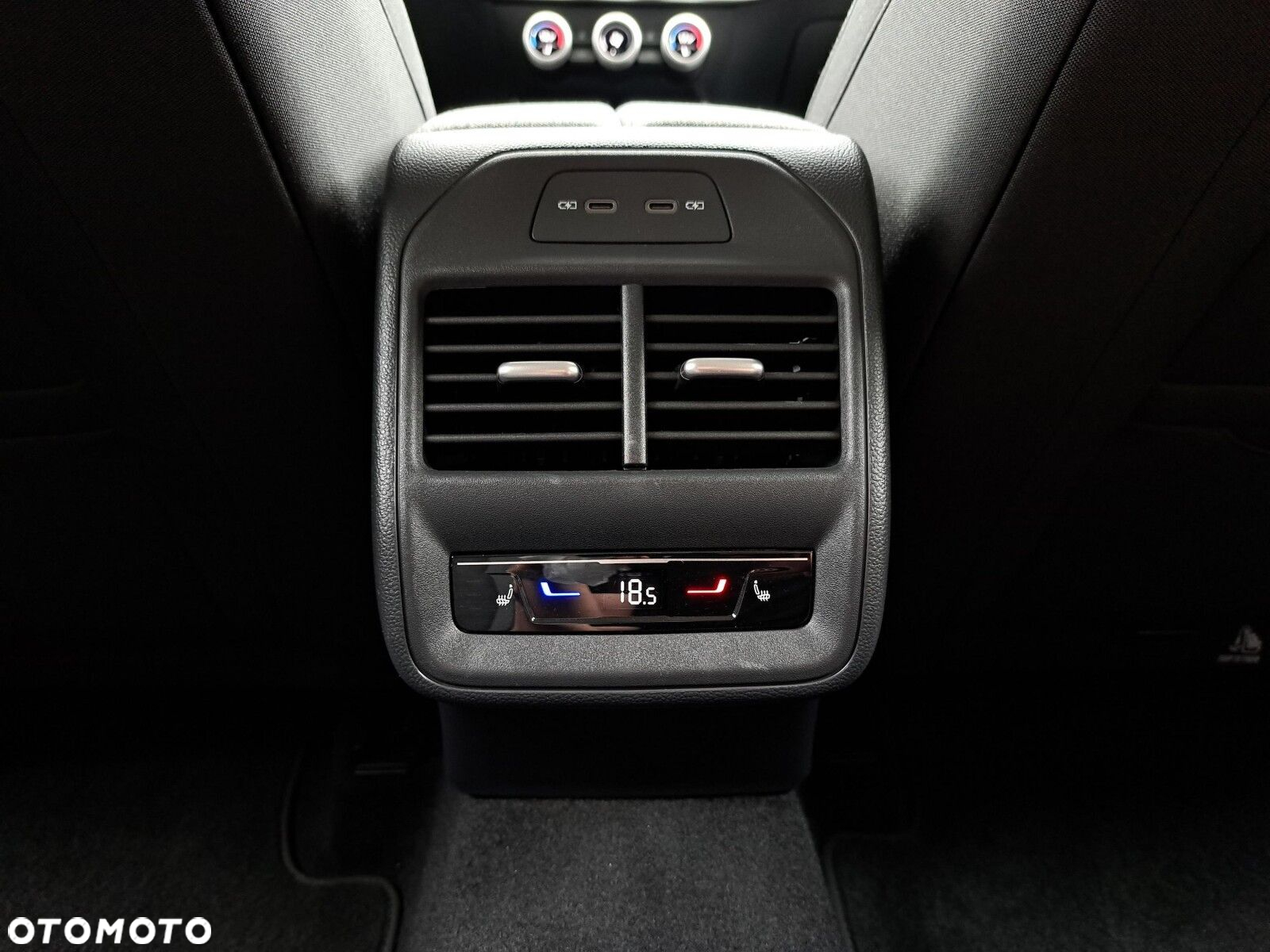 Skoda Superb 2.0 TDI SCR Selection DSG - 18