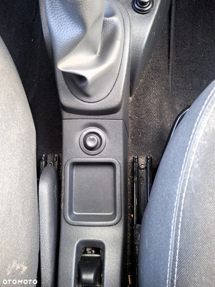 Dacia Sandero 1.6 MPI Laureate - 24