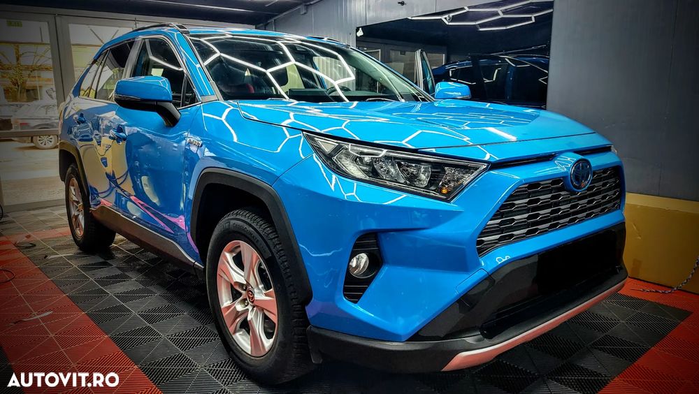 Toyota RAV4 - 1