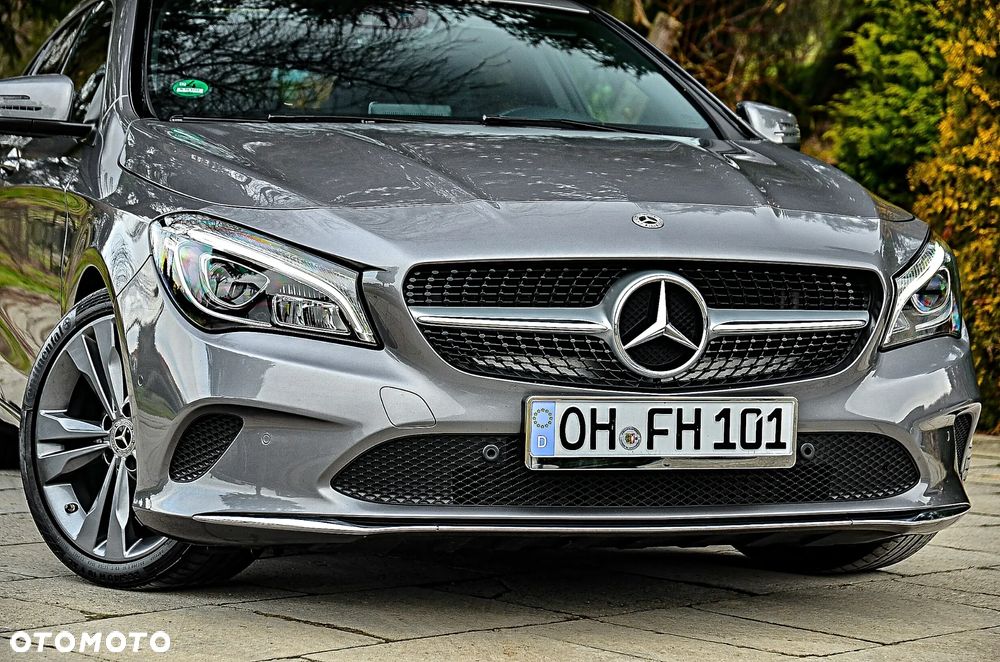 Mercedes-Benz CLA 200 7G-DCT UrbanStyle Edition - 12