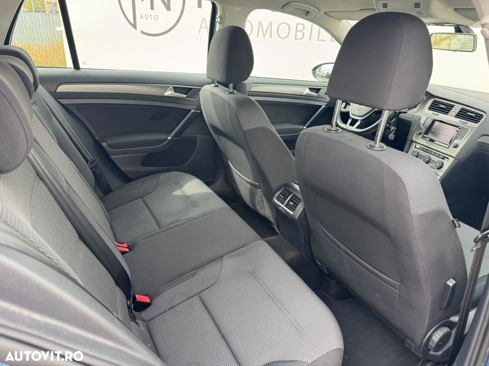 Volkswagen Golf - 12