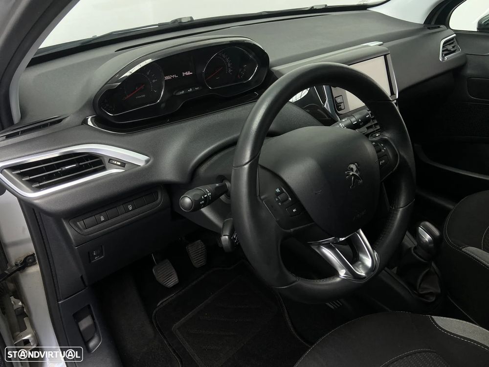 Peugeot 208 1.2 PureTech Style - 8