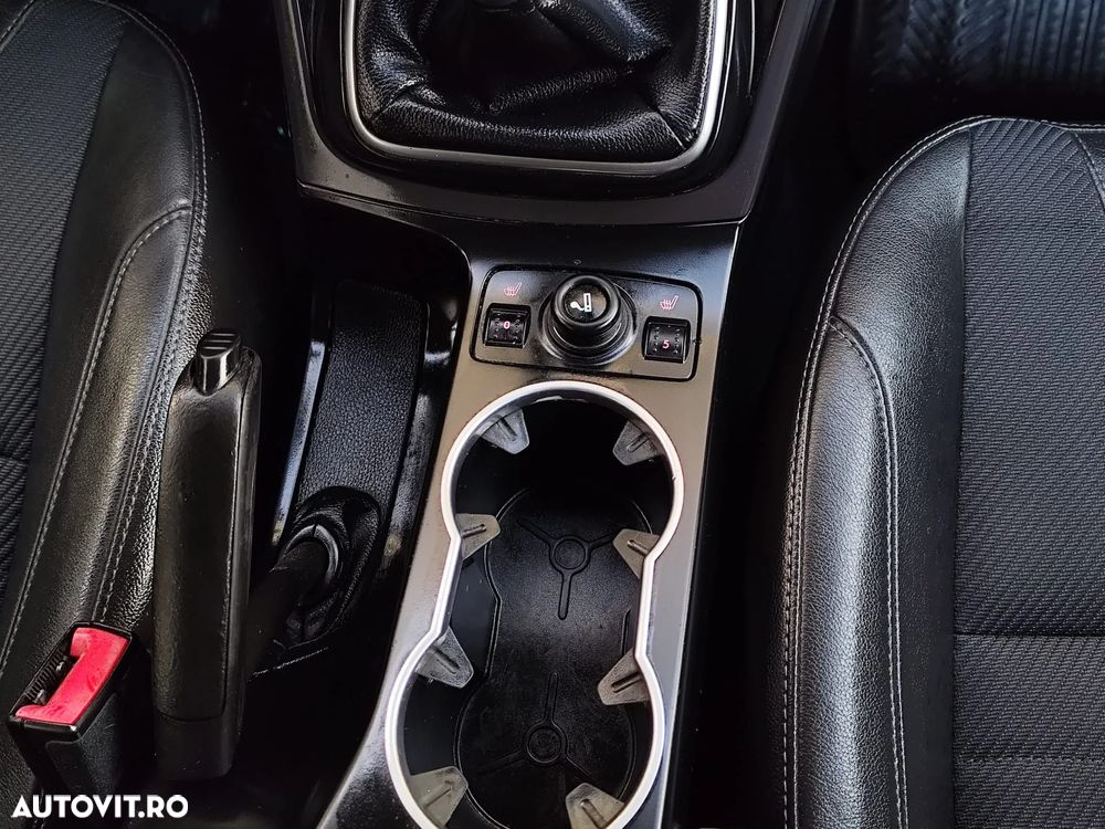 Ford Kuga - 11