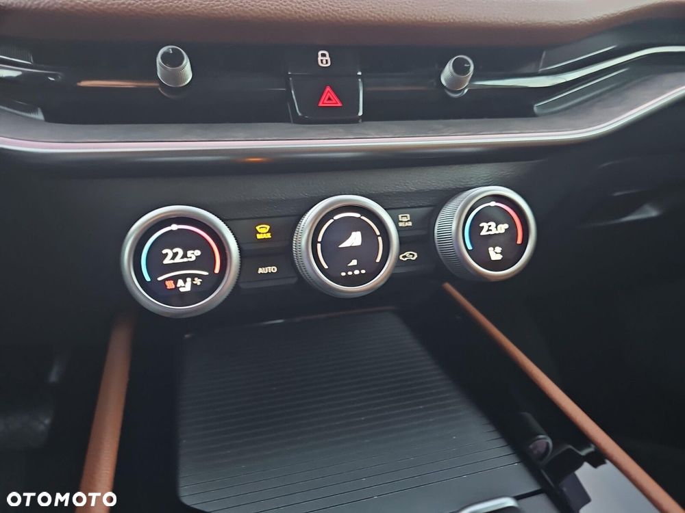 Skoda Superb 2.0 TDI SCR 4x4 L&K DSG - 18