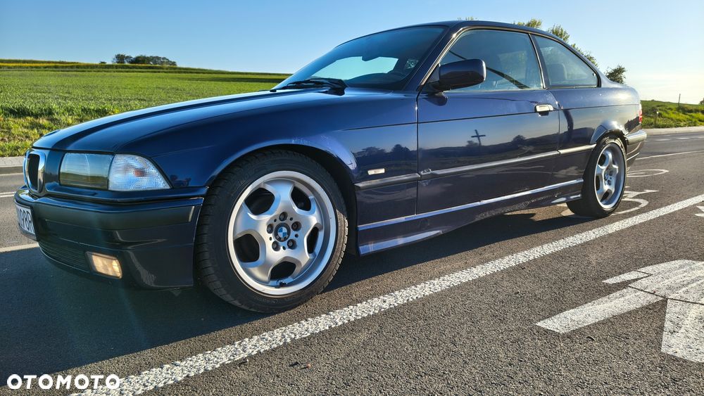 BMW Seria 3 323i - 8
