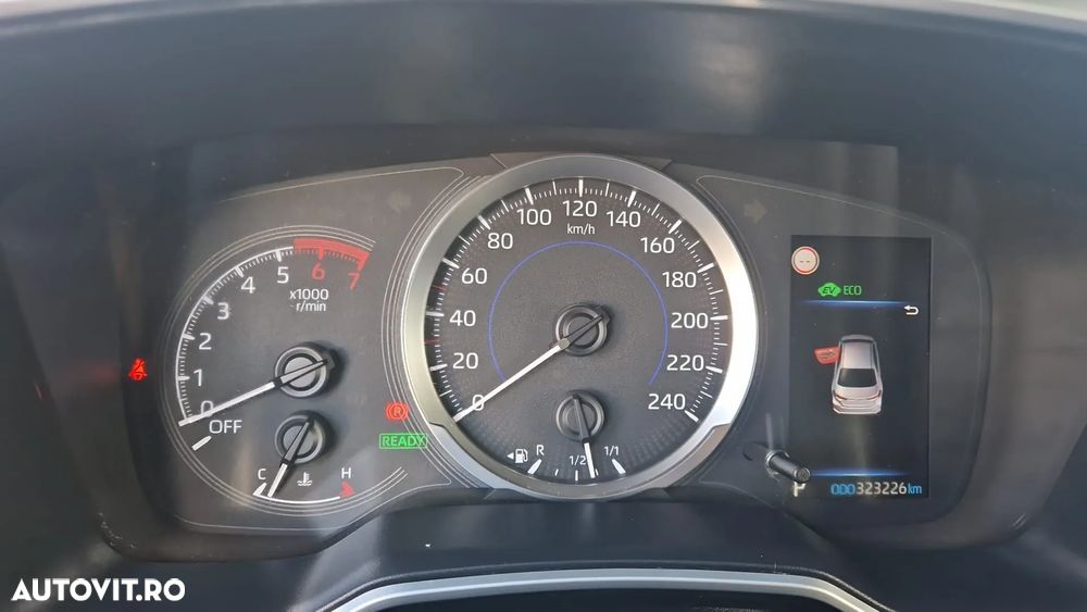 Toyota Corolla Sedan 1.8 HSD Business - 13