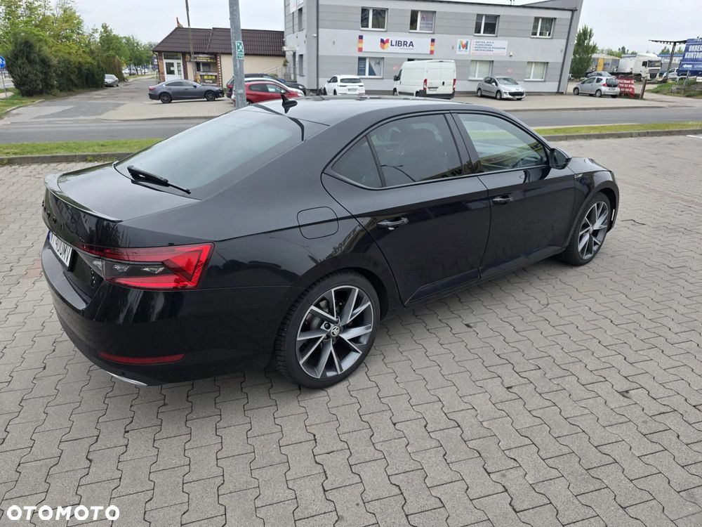 Skoda Superb 2.0 TDI SCR Sportline DSG - 4