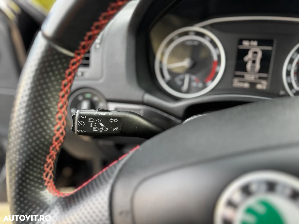 Skoda Octavia 2.0 TFSI RS - 12